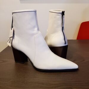NWT ZARA White Leather Pointed-Toe Ankle Boots, US 7.5/ EU 38
